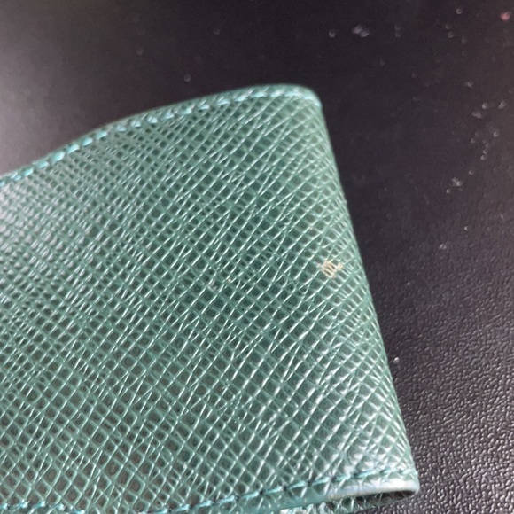 Louis Vuitton Dark Green Epi Leather Glasses Case - Picture 4 of 8